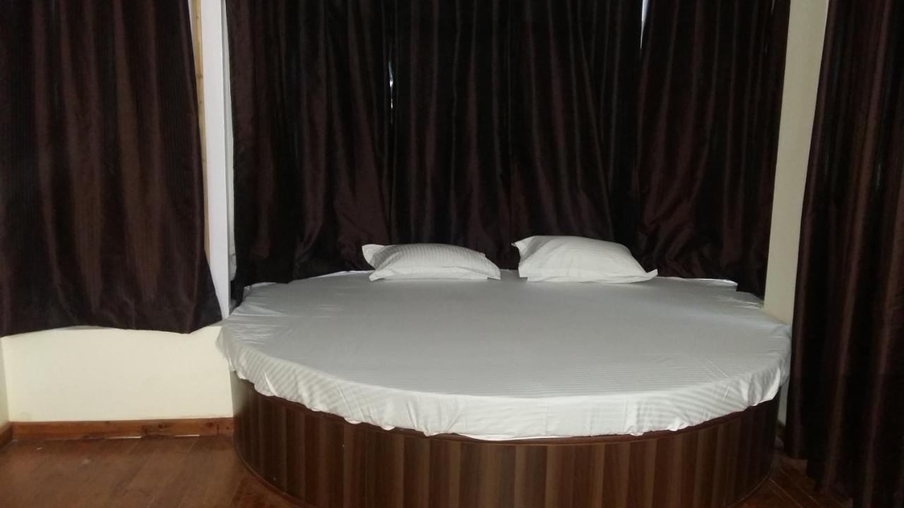 Hotel Le Talbot Шімла Екстер'єр фото